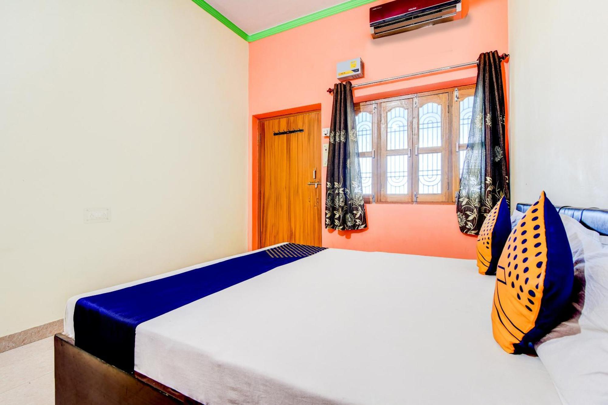 Flagship Usha Hotel Varanasi