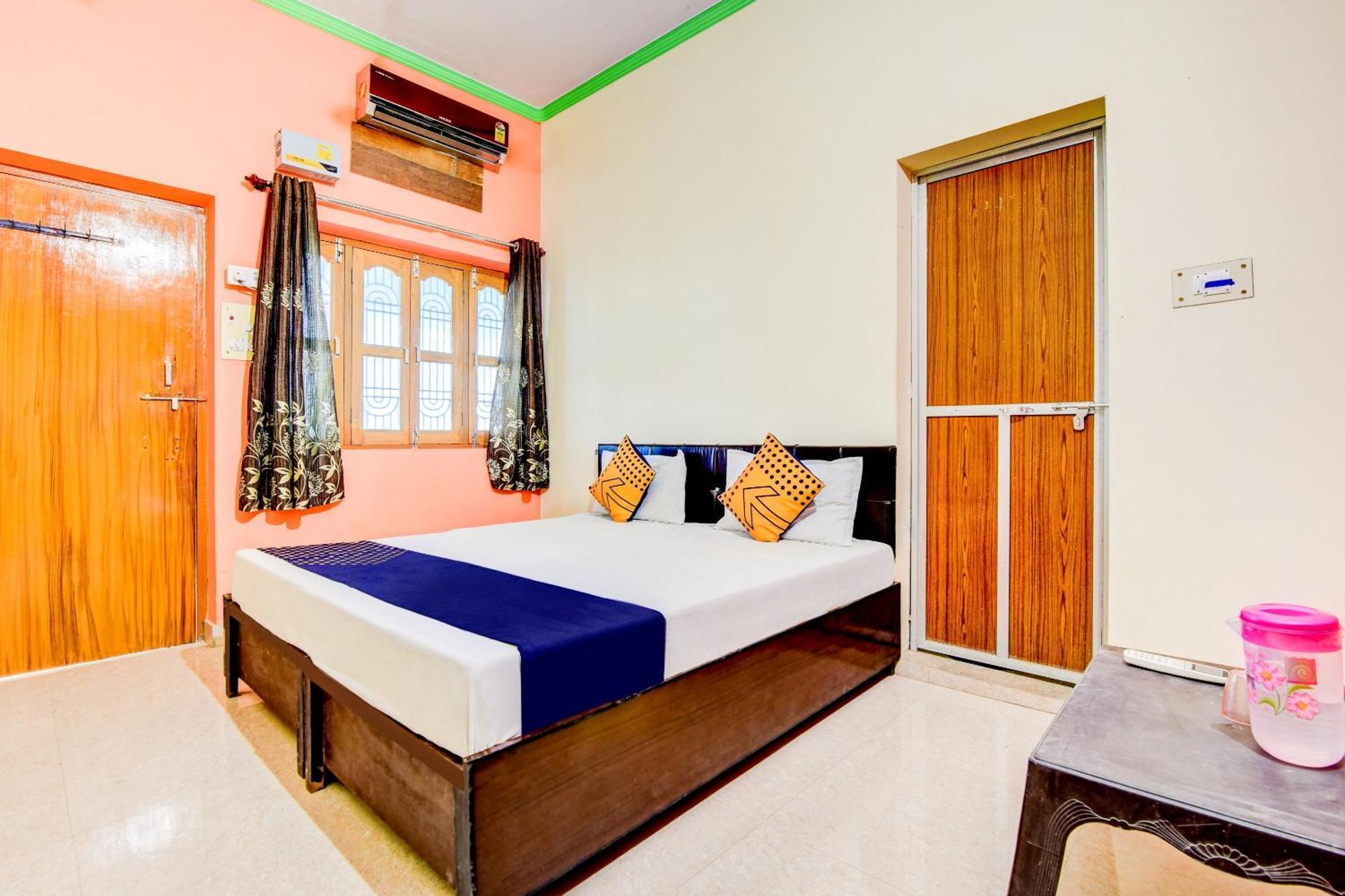 Flagship Usha Hotel